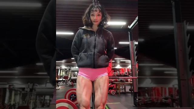 Fbb yuan herong flexing shredded quads Fbb yuan herong flexing shredded quads