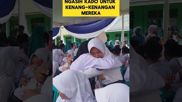 Momen sedih ketika adik kelas perpisahan sekolah sama kakak kelas ‼️‼️ #sedih #sekolah #perpisahan Momen sedih ketika adik kelas perpisahan sekolah sama kakak kelas ‼️‼️ #sedih #sekolah #perpisahan