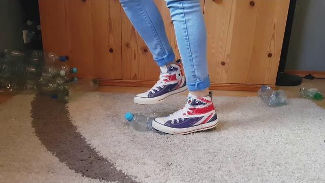 Crush plastic bootles in my uk flag converse recycling crush fetish asmr #crushfetish_8989 Crush plastic bootles in my uk flag converse recycling crush fetish asmr #crushfetish_8989