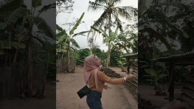 Hijab goyang#short #shorts #shortsbeta #shortsvideo #viral #tiktokvideo #video #gununggede #fyp Hijab goyang#short #shorts #shortsbeta #shortsvideo #viral #tiktokvideo #video #gununggede #fyp