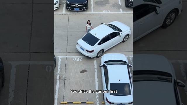 Super simple tutorial on reversing into a parking space #skills #automobile #mechancial #carpart Super simple tutorial on reversing into a parking space #skills #automobile #mechancial #carpart