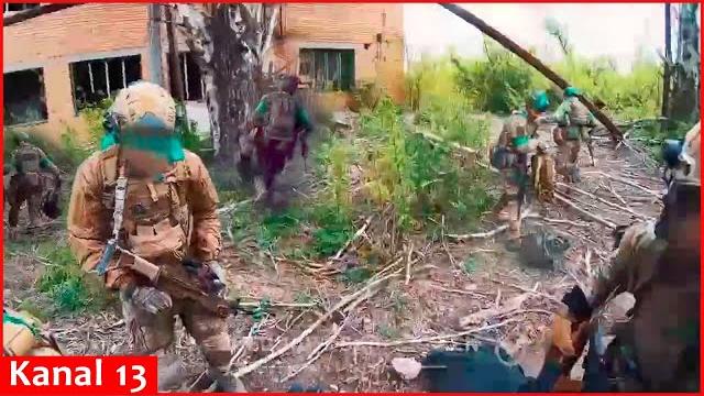 A movie-like battle scene of ukrainian "kraken" special forces for the city of chasov yar A movie-like battle scene of ukrainian "kraken" special forces for the city of chasov yar