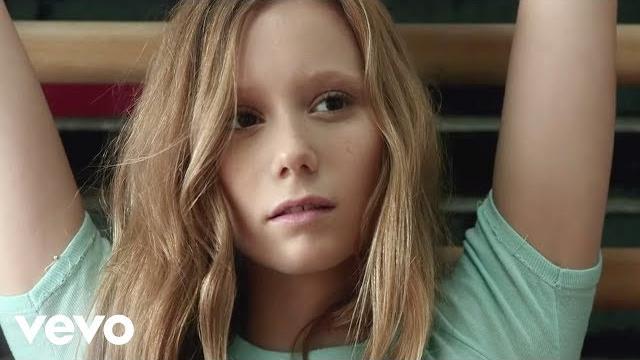 Tame impala - the less i know the better (official video) Tame impala - the less i know the better (official video)