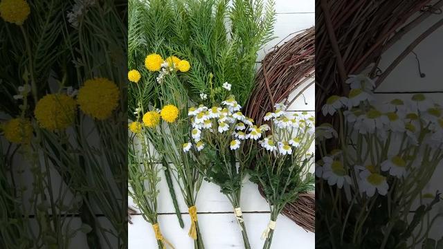 How to make a summer wreath with faux florals and a grapevine. diy wreath tutorial #wreathdiy How to make a summer wreath with faux florals and a grapevine. diy wreath tutorial #wreathdiy