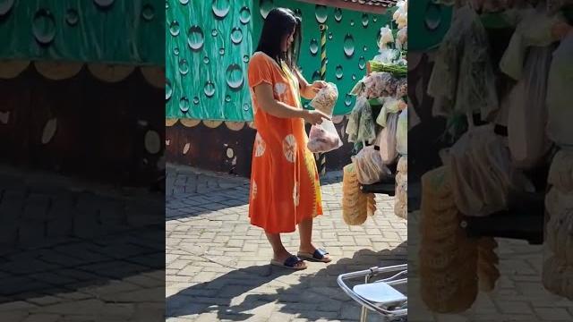 Selalu di kelilingi wanita berdaster#pedagangsayurkeliling #daster #pedagang #sayuran #hiburan Selalu di kelilingi wanita berdaster#pedagangsayurkeliling #daster #pedagang #sayuran #hiburan