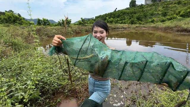 网友大哥给我保底50斤黄鳝让我盘 ,历经五百公里去往“天府之都”,太厉害了!#乡村生活 #捕鱼 网友大哥给我保底50斤黄鳝让我盘 ,历经五百公里去往“天府之都”,太厉害了!#乡村生活 #捕鱼