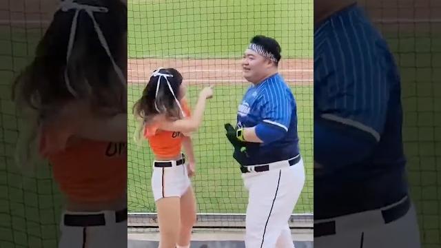 富邦悍將團長突襲對手應援區?!尬舞現場瞬間炸裂 見證最狂交流‼️ 富邦悍將團長突襲對手應援區?!尬舞現場瞬間炸裂 見證最狂交流‼️