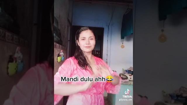 #shorts tante cantik mandi basah || hot mom #shorts tante cantik mandi basah || hot mom