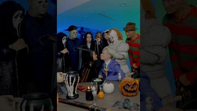Halloween kiss challenge! Halloween kiss challenge!
