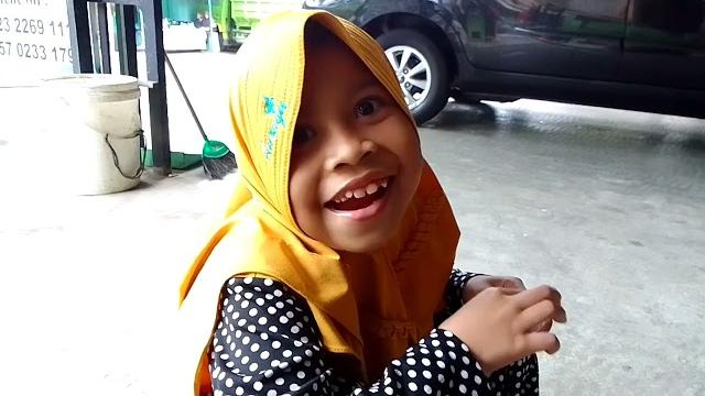Khitan..(adek nisa di sunat) Khitan..(adek nisa di sunat)