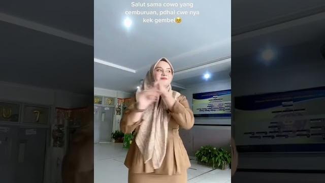Pantat pns empuk Pantat pns empuk