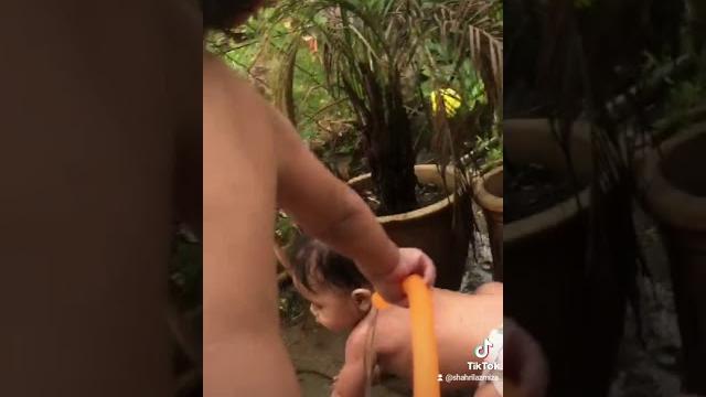 Abg mandi kan adik Abg mandi kan adik