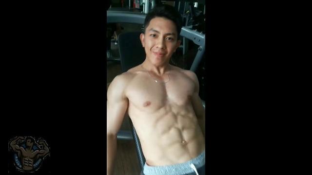 Yudho lie workout at gym Yudho lie workout at gym