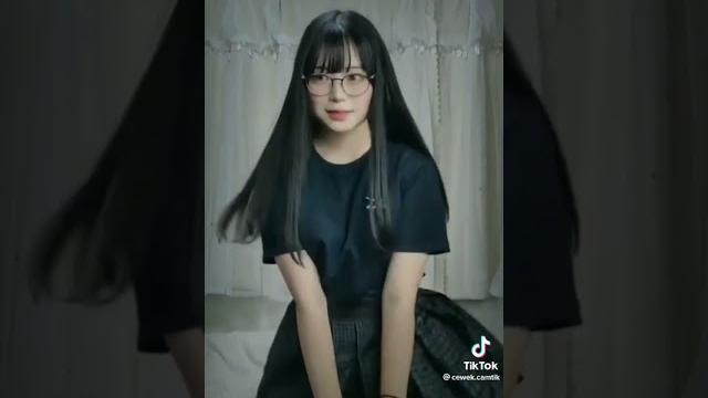 Goyang cewek hot #cewekhot #cewek Goyang cewek hot #cewekhot #cewek
