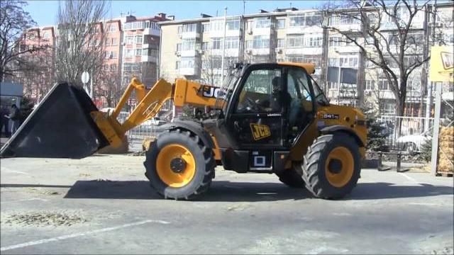Тест-драйв погрузчика jcb Тест-драйв погрузчика jcb