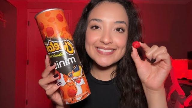 Asmr | hot cheeto puffs *crunchy eating sounds* Asmr | hot cheeto puffs *crunchy eating sounds*