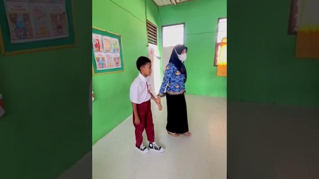 With anak murid yaa video dibuat setelah pembelajaran selesai, diwaktu pulang sekolah viapipau With anak murid yaa video dibuat setelah pembelajaran selesai, diwaktu pulang sekolah viapipau