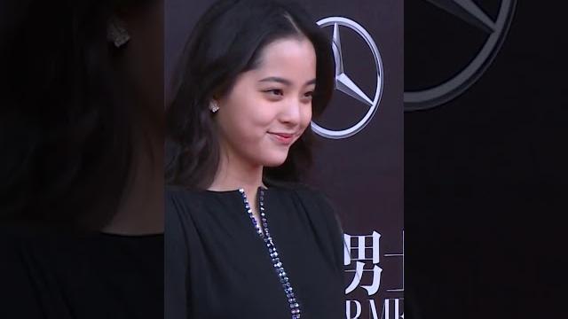 近景拍小美妞欧阳娜娜,越来越有女人味啦! 近景拍小美妞欧阳娜娜,越来越有女人味啦!