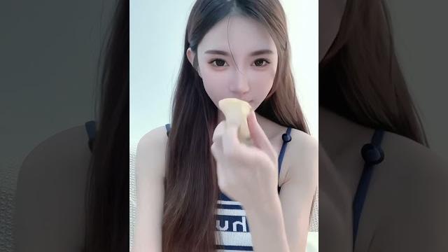 我保證美女的腳絕對不臭! #shorts 我保證美女的腳絕對不臭! #shorts