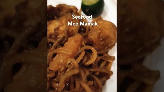 Seafood mee mamak ... sedap sekali Seafood mee mamak ... sedap sekali