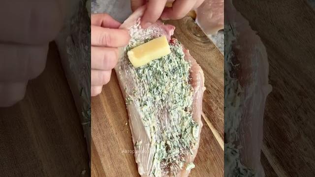 Хотите на обед такие нежные куриные рулетики в сливочно-чесночном соусе? это быстро и вкусно? Хотите на обед такие нежные куриные рулетики в сливочно-чесночном соусе? это быстро и вкусно?