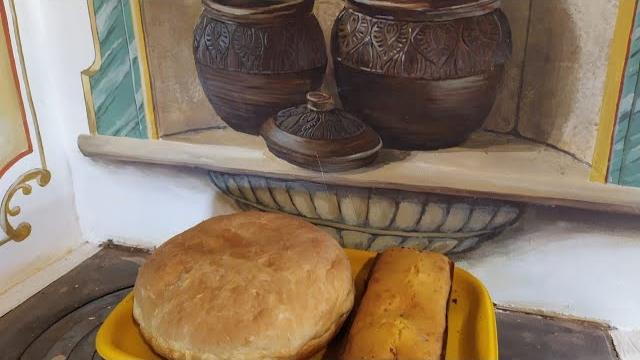 Хлеб и кекс в русской печи . Хлеб и кекс в русской печи .