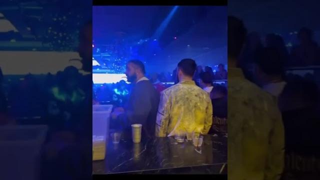 Drake throwing racks in the strip club Drake throwing racks in the strip club