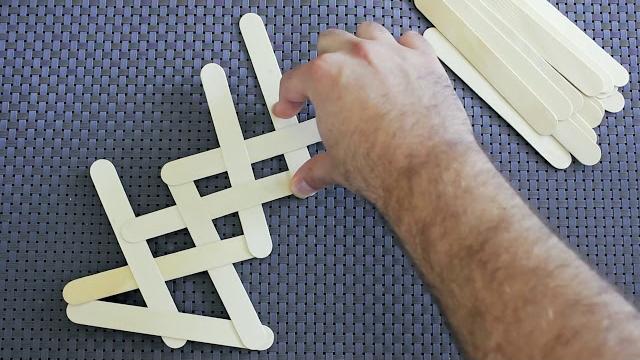 Cobra weave popsicle stick chain reaction Cobra weave popsicle stick chain reaction