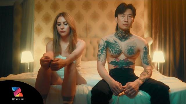 Aynur aydın - öldürdüm bizi (official video) Aynur aydın - öldürdüm bizi (official video)