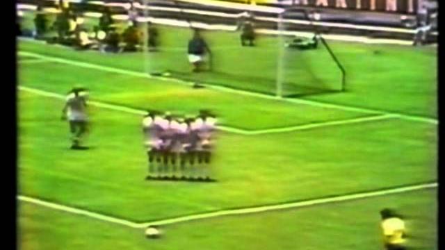 Bobby moore vs brazil 1970 (4dfoot) Bobby moore vs brazil 1970 (4dfoot)