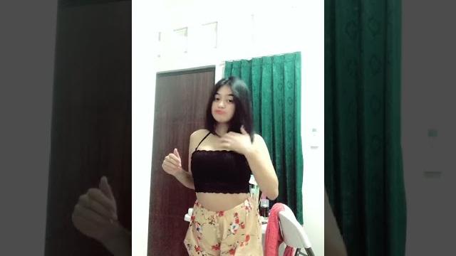 Goyangan maut dinda nih (@diindaa2911) Goyangan maut dinda nih (@diindaa2911)