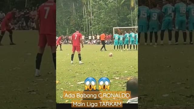 Ada c.ronaldo main liga tarkam #shorts #ronaldo #manchesterunited #ngakak #viral #funny Ada c.ronaldo main liga tarkam #shorts #ronaldo #manchesterunited #ngakak #viral #funny