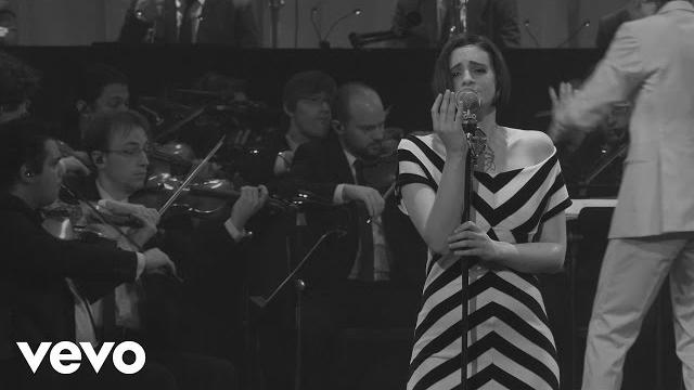 Hooverphonic - mad about you (live at koningin elisabethzaal 2012) Hooverphonic - mad about you (live at koningin elisabethzaal 2012)