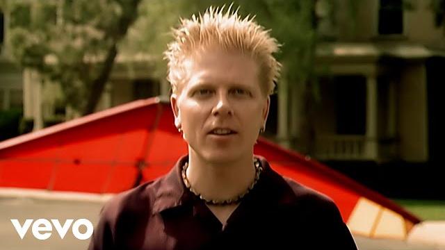 The offspring - why don't you get a job? (official music video) The offspring - why don't you get a job? (official music video)