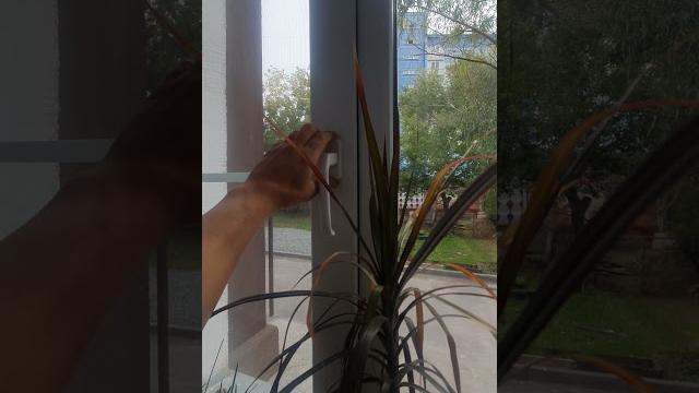 Блокиратор пластикового окна Блокиратор пластикового окна