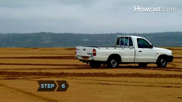 How to drive on the beach (and not get stuck) How to drive on the beach (and not get stuck)