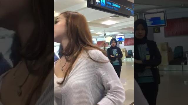 Viral mantan pegawai bank sumsel dilabrak istri sah anggota dprd sumsel karna pelakor sedang wik wik Viral mantan pegawai bank sumsel dilabrak istri sah anggota dprd sumsel karna pelakor sedang wik wik