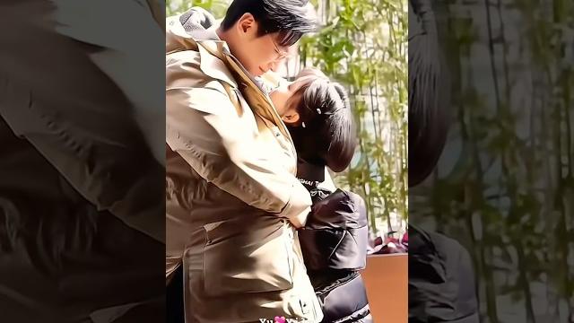 Pelukan yu long yang membuat miemie merasa seutuhnya dicintai. #yulong #yuyang #yangmiemie #couple Pelukan yu long yang membuat miemie merasa seutuhnya dicintai. #yulong #yuyang #yangmiemie #couple