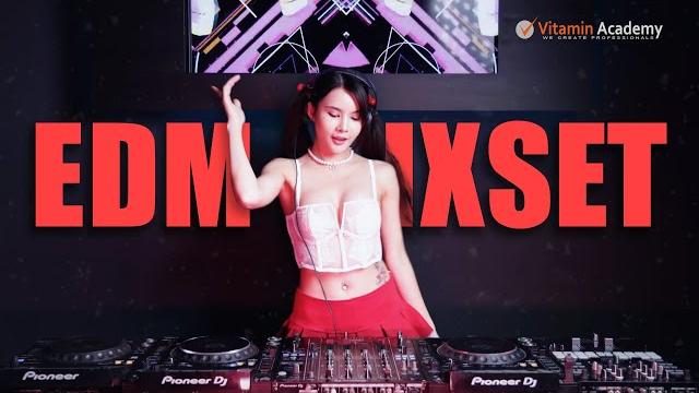 Edm party mixset by dj wara (happy new year 2025) Edm party mixset by dj wara (happy new year 2025)