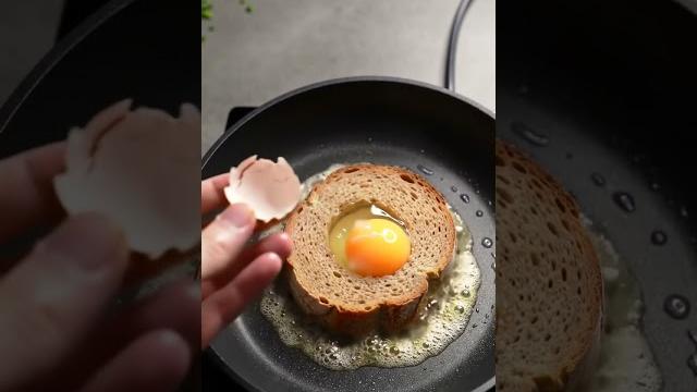 勞 viral one-pan egg toast hack! breakfast solved. 勞 viral one-pan egg toast hack! breakfast solved.