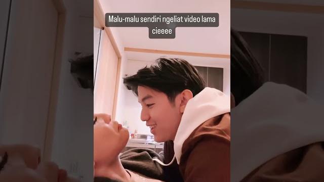 Alden malu liat video awal mula jumpa awkarin. Alden malu liat video awal mula jumpa awkarin.