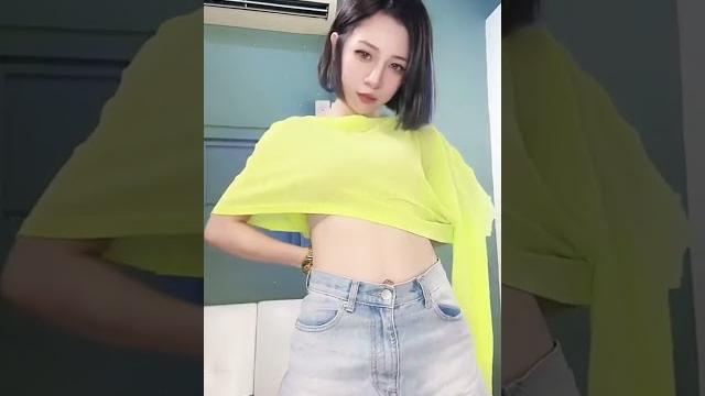 Cewe cantik buka bh#shorts #shortsvideo #viral Cewe cantik buka bh#shorts #shortsvideo #viral