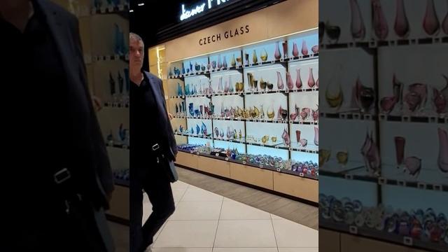 Полное видео на канале #врекомендации #путешествия #интересно #видео #стекло #prague #video #viral Полное видео на канале #врекомендации #путешествия #интересно #видео #стекло #prague #video #viral