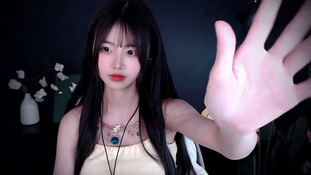 China - asmr 萌夏茉 3dio掏耳 摸耳 洗头 China - asmr 萌夏茉 3dio掏耳 摸耳 洗头