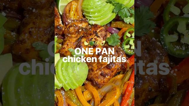 One pan chicken fajitas: click the link in my bio and then select the photo to get the recipe ️ One pan chicken fajitas: click the link in my bio and then select the photo to get the recipe ️