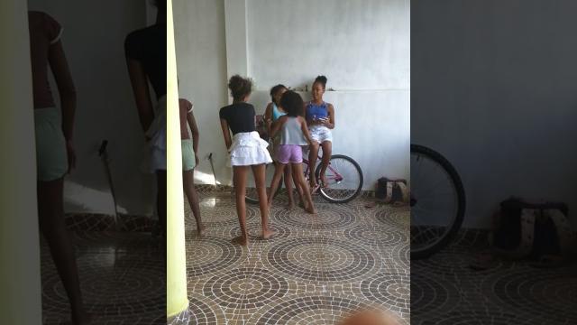 Meninas dançando funk feio parte 2 Meninas dançando funk feio parte 2