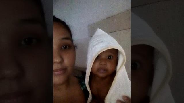 Tetê saindo do banho Tetê saindo do banho
