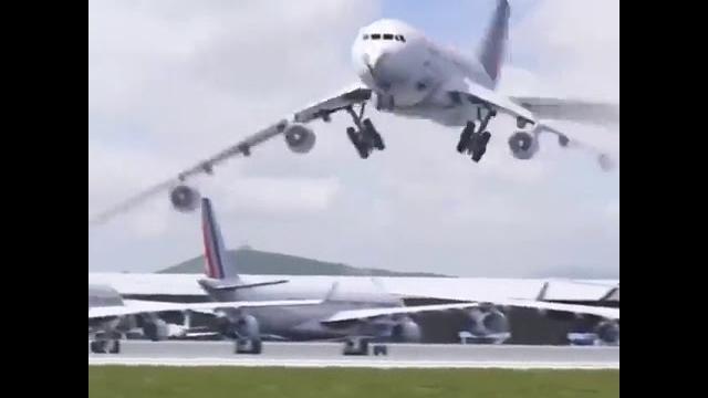 Funny plane dance Funny plane dance