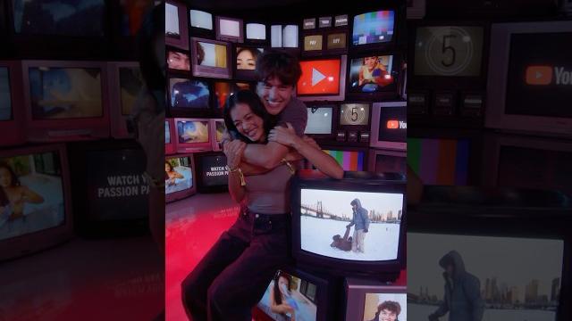 One of the cutest couples we’ve seen in 20 years of youtube @urmomashley @kellywakasa #vidconan25 One of the cutest couples we’ve seen in 20 years of youtube @urmomashley @kellywakasa #vidconan25
