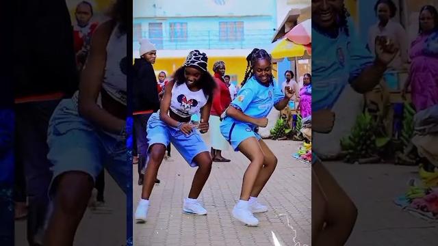 Uyazenzela zenzele ayiii siya zenzela #amapiano #hinade #mzansitiktok #unclewaffles #scottmaphuma Uyazenzela zenzele ayiii siya zenzela #amapiano #hinade #mzansitiktok #unclewaffles #scottmaphuma
